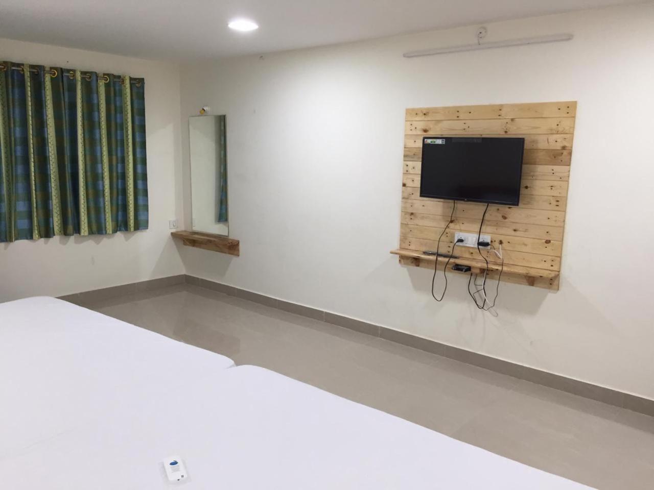 Aditi Rooms Tiruchirappalli ภายนอก รูปภาพ